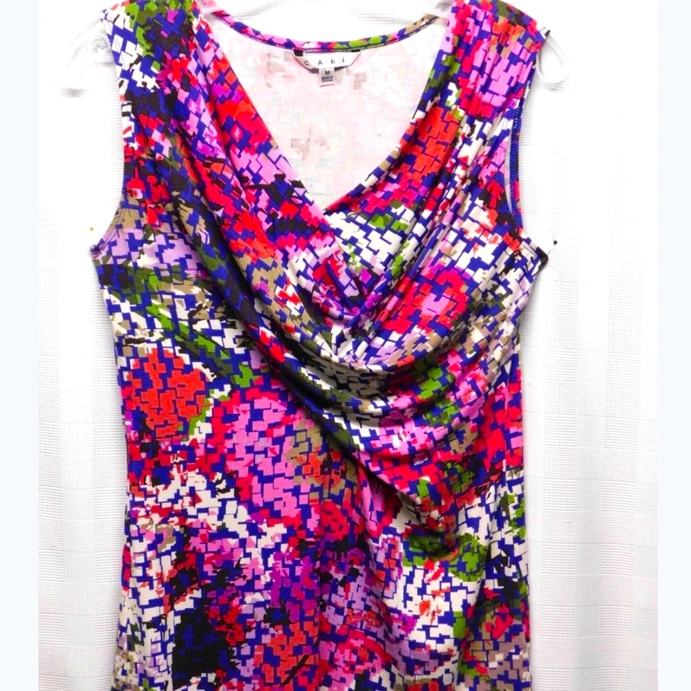 Mosaic multicolored print tank top.